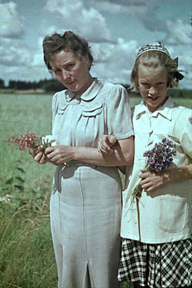Aia och Elvy, K&ouml;rtingsberg 1946. Foto: Karl Eevin